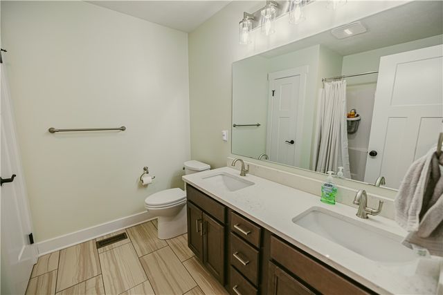 235 Whistlers Cove Lane, Greece, NY 14612