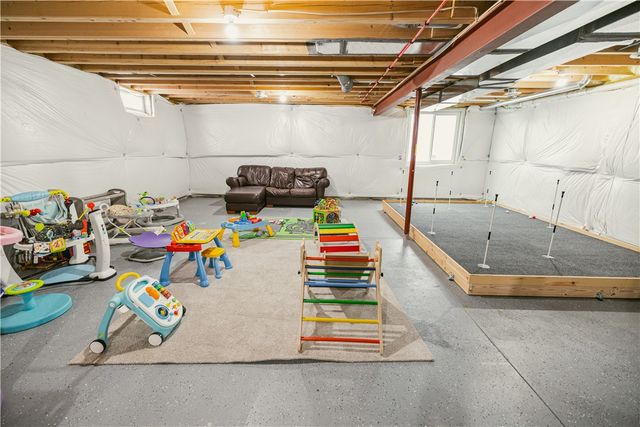 235 Whistlers Cove Lane, Greece, NY 14612