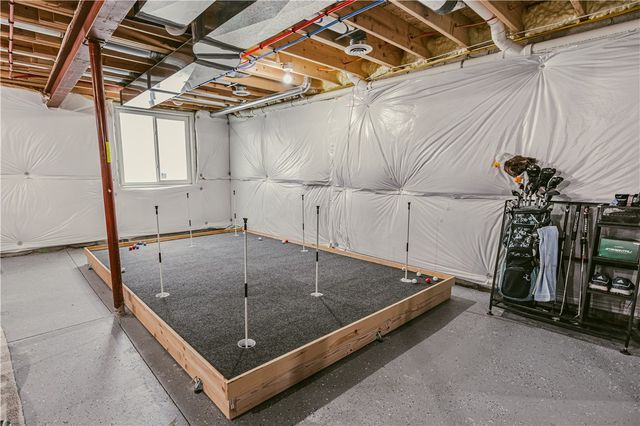 235 Whistlers Cove Lane, Greece, NY 14612