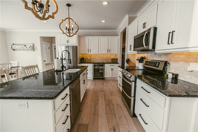 235 Whistlers Cove Lane, Greece, NY 14612