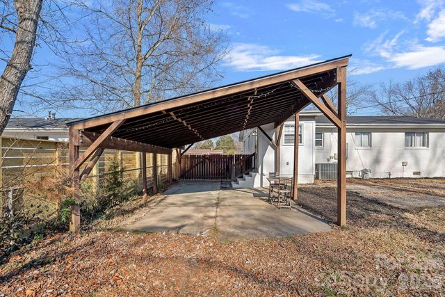 4314 Oak Forest Drive, Charlotte, NC 28215