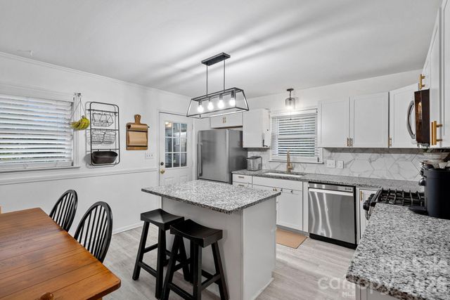 4314 Oak Forest Drive, Charlotte, NC 28215