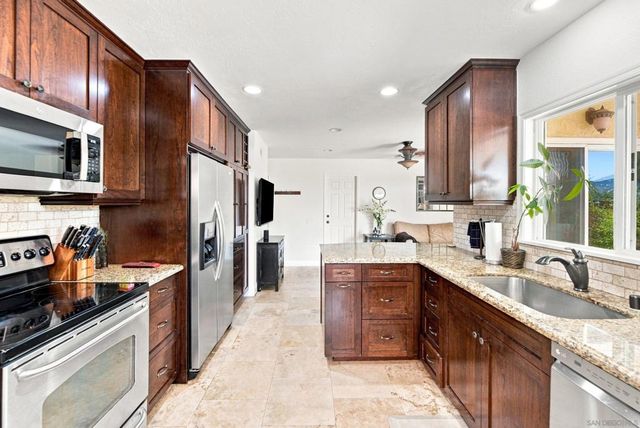 12579 Cresta Pl, San Diego, CA 92128