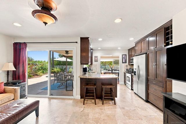 12579 Cresta Pl, San Diego, CA 92128
