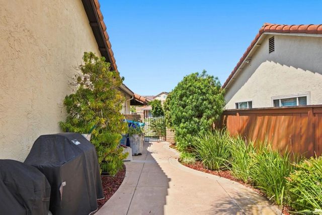 12579 Cresta Pl, San Diego, CA 92128