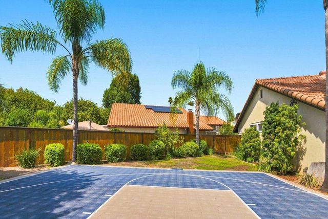 12579 Cresta Pl, San Diego, CA 92128