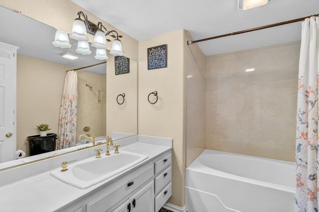 1670 Tahoe Cir, Tracy, CA 95376