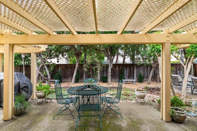 1670 Tahoe Cir, Tracy, CA 95376
