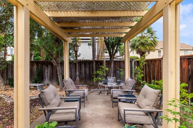 1670 Tahoe Cir, Tracy, CA 95376