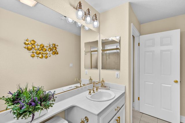 1670 Tahoe Cir, Tracy, CA 95376
