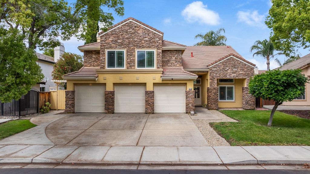 1670 Tahoe Cir, Tracy, CA 95376
