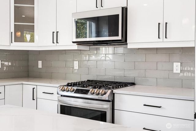 1837 Barrington Lane, Burlington, WA 98233