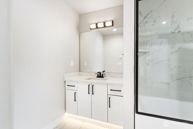 1837 Barrington Lane, Burlington, WA 98233