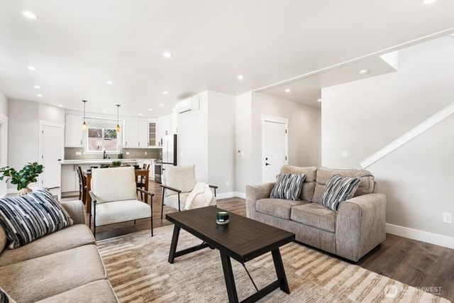 1837 Barrington Lane, Burlington, WA 98233