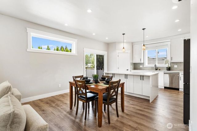 1837 Barrington Lane, Burlington, WA 98233