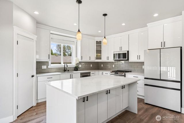 1837 Barrington Lane, Burlington, WA 98233