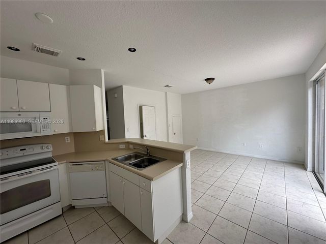 16602 SW 78th Ter, Miami, FL 33193