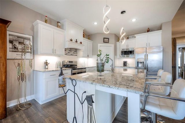 2713 W Concord Drive, Olathe, KS 66061