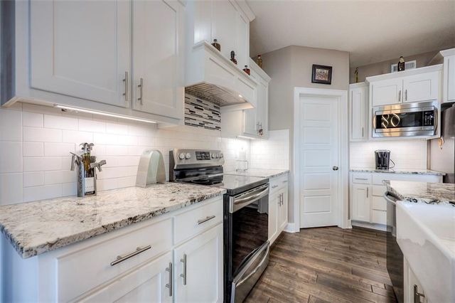 2713 W Concord Drive, Olathe, KS 66061