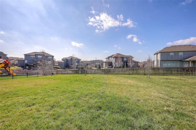 2713 W Concord Drive, Olathe, KS 66061