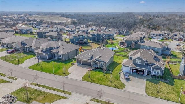 2713 W Concord Drive, Olathe, KS 66061