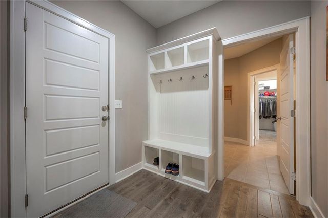 2713 W Concord Drive, Olathe, KS 66061