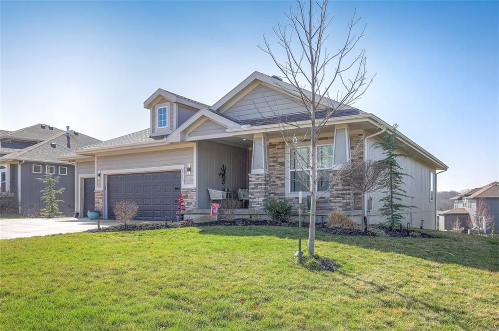 2713 W Concord Drive, Olathe, KS 66061