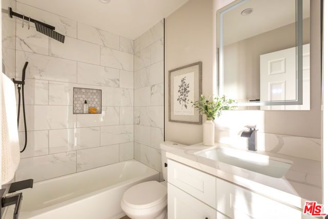 2018 Griffith Park Boulevard 109, Los Angeles, CA 90039