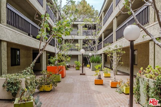 2018 Griffith Park Boulevard 109, Los Angeles, CA 90039