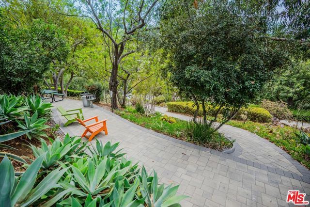 2018 Griffith Park Boulevard 109, Los Angeles, CA 90039