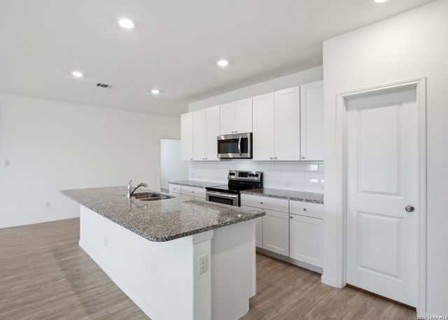 345 CORDOVA XING, Seguin, TX 78155