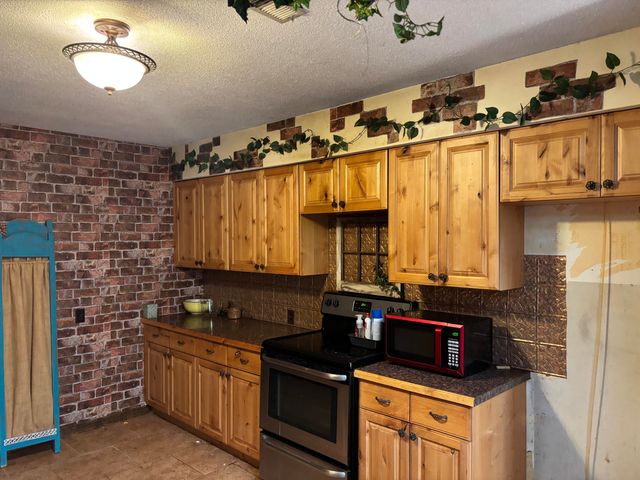 348 Holt Springs Rd Road, Marionville, MO 65705