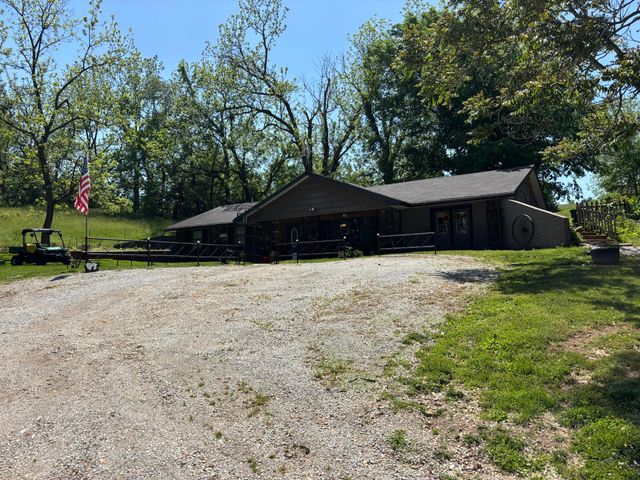348 Holt Springs Rd Road, Marionville, MO 65705