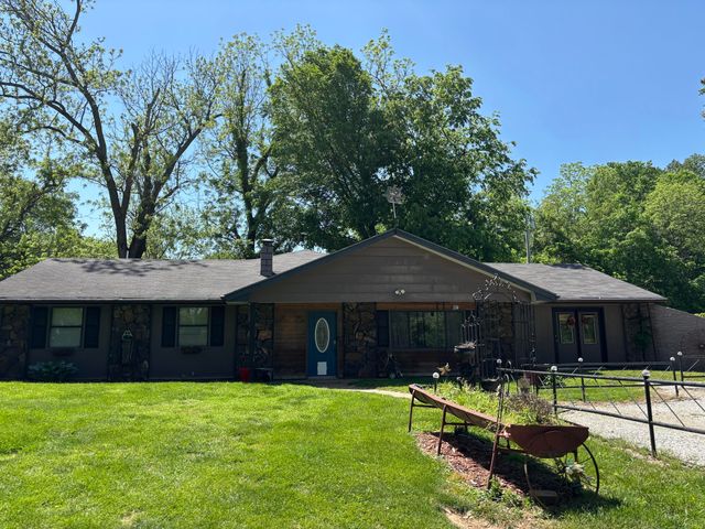 348 Holt Springs Rd Road, Marionville, MO 65705