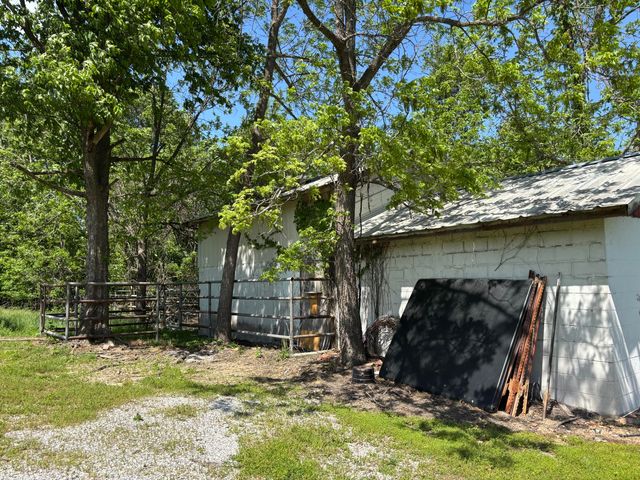 348 Holt Springs Rd Road, Marionville, MO 65705