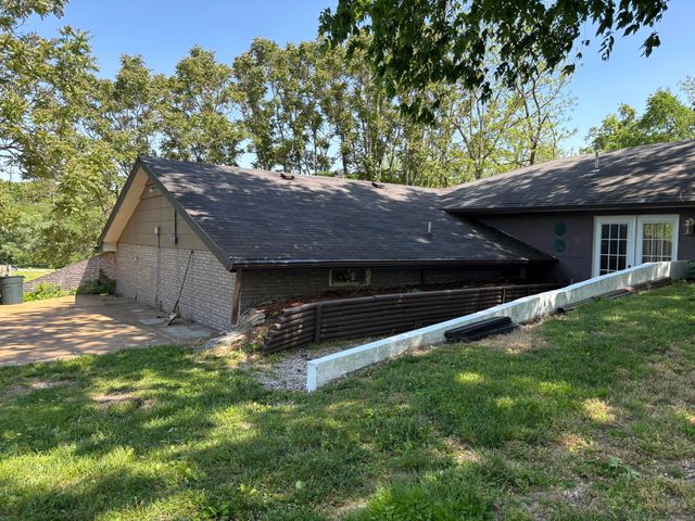 348 Holt Springs Rd Road, Marionville, MO 65705