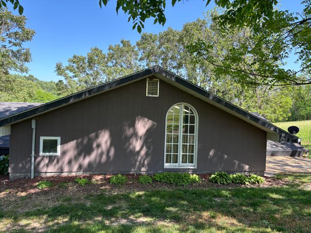 348 Holt Springs Rd Road, Marionville, MO 65705