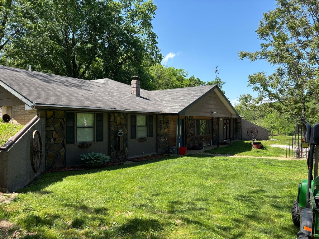 348 Holt Springs Rd Road, Marionville, MO 65705