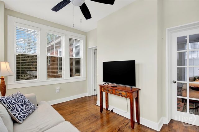 309 E 34th Street 2, Savannah, GA 31401