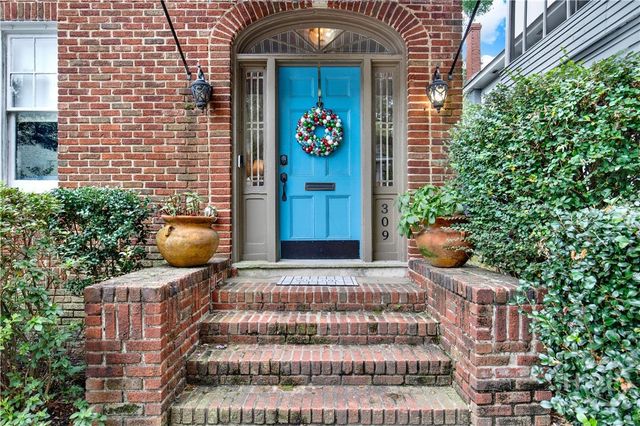 309 E 34th Street 2, Savannah, GA 31401