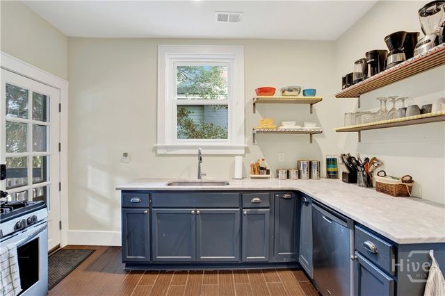 309 E 34th Street 2, Savannah, GA 31401