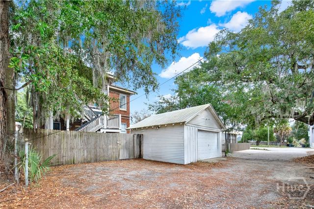 309 E 34th Street 2, Savannah, GA 31401