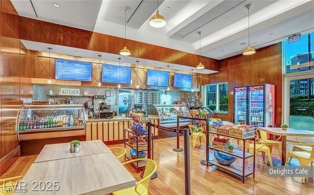 135 East Harmon Avenue 25707, Las Vegas, NV 89109