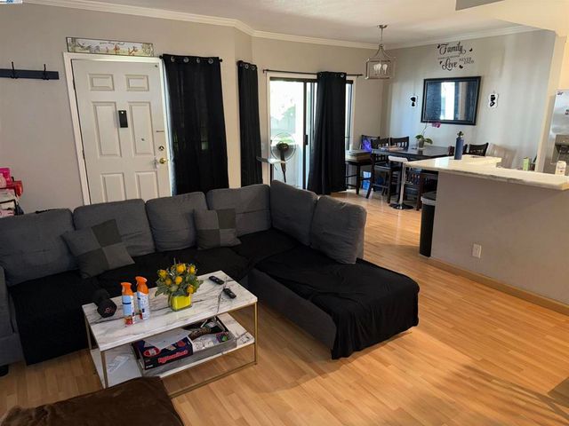 301 Kenbrook Cir, San Jose, CA 95111