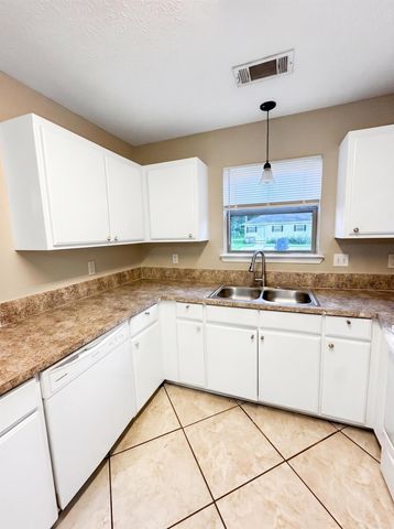 325 Clint Road, Jacksonville, AR 72076