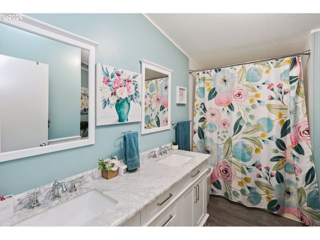 310 Pitney Ln 51, Junction City, OR 97448