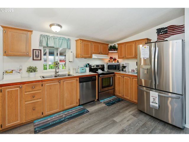 310 Pitney Ln 51, Junction City, OR 97448