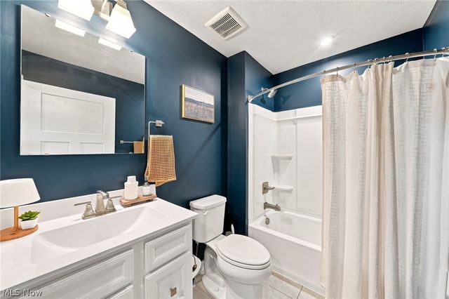 1018 Sunrise Way, Akron, OH 44312