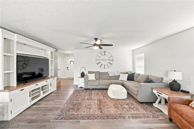 1018 Sunrise Way, Akron, OH 44312