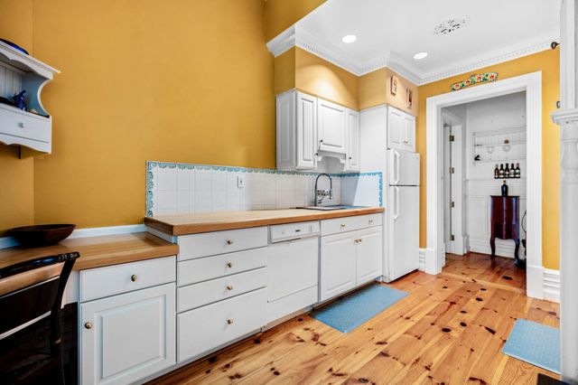 3063 Red Pine Point Drive, Indian River, MI 49749